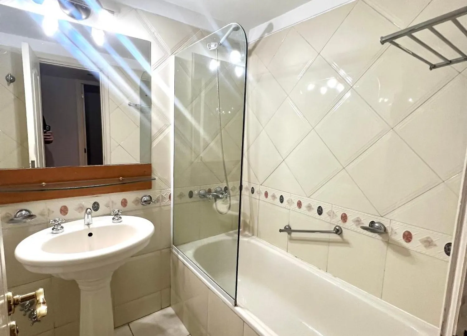 Apartament Amplio Y Luminoso Departamento En La Mejor Ubicacion De La Ciudad De Mendoza, Con Piscina